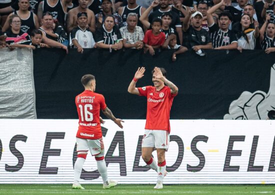 Mauricio, do Internacional, comemora seu gol na partida entre Corinthians e Internacional válida pela 37ª rodada do Campeonato Brasileiro 2023 -Foto: Ronaldo Barreto/Thenews2/Estadão Conteúdo