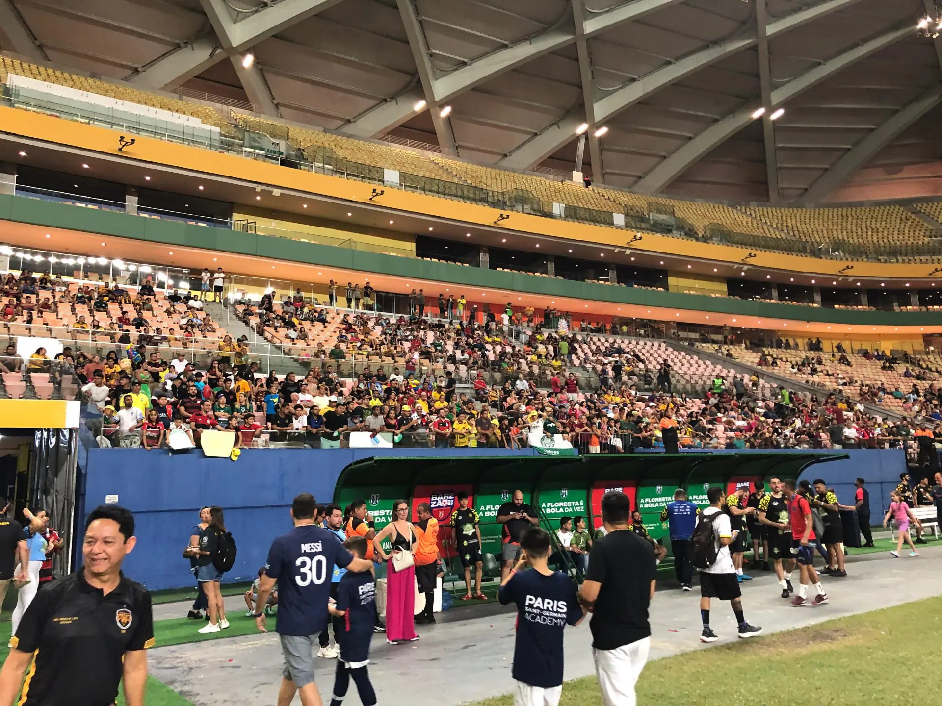 Futebol Solidário reúne ex-jogadores no estádio Mangueirão