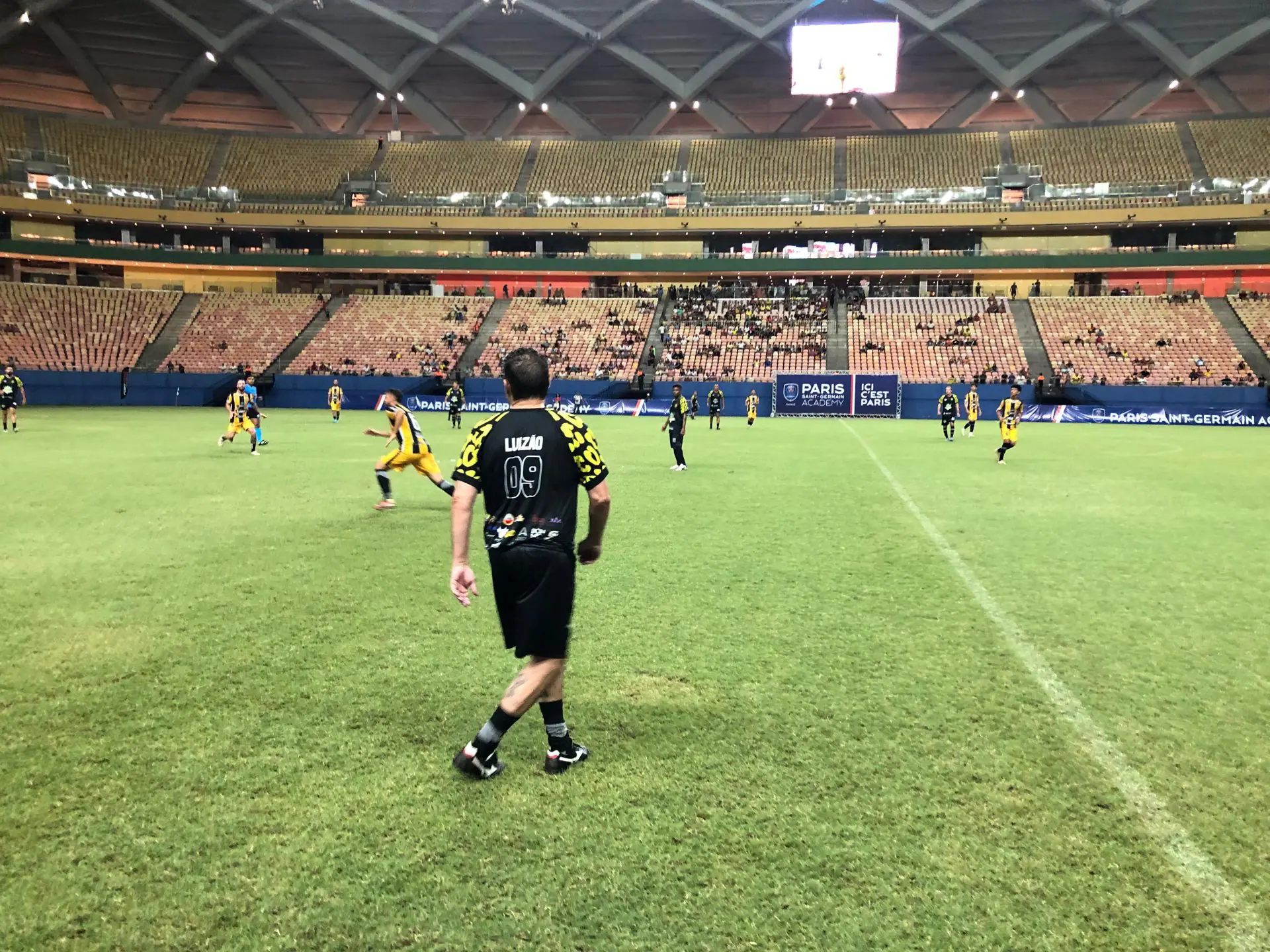 Futebol Solidário reúne ex-jogadores no estádio Mangueirão