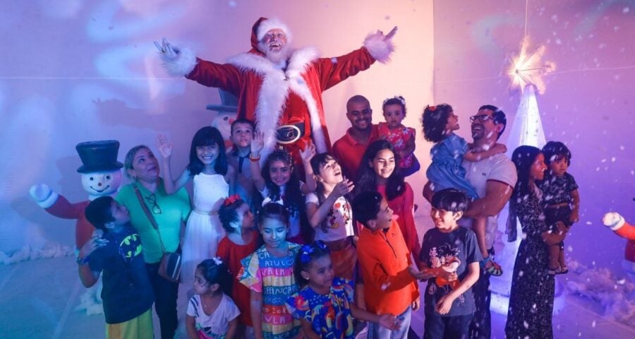 No local, as crianças fazem uma visita guiada onde podem ver o bom velhinho