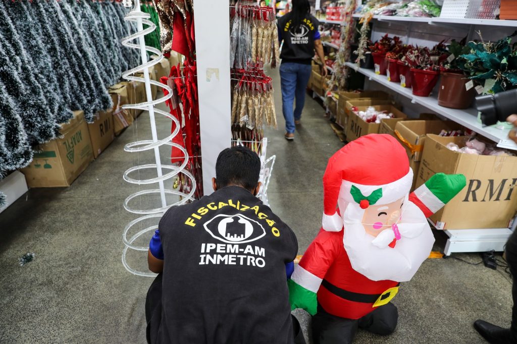 Produtos natalinos são fiscalizados em Manaus e Região Metropolitana