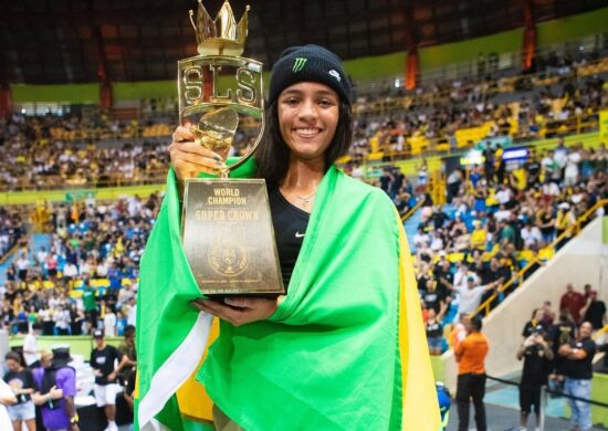 Rayssa Leal tem nota histórica e é campeã da liga mundial de skate street