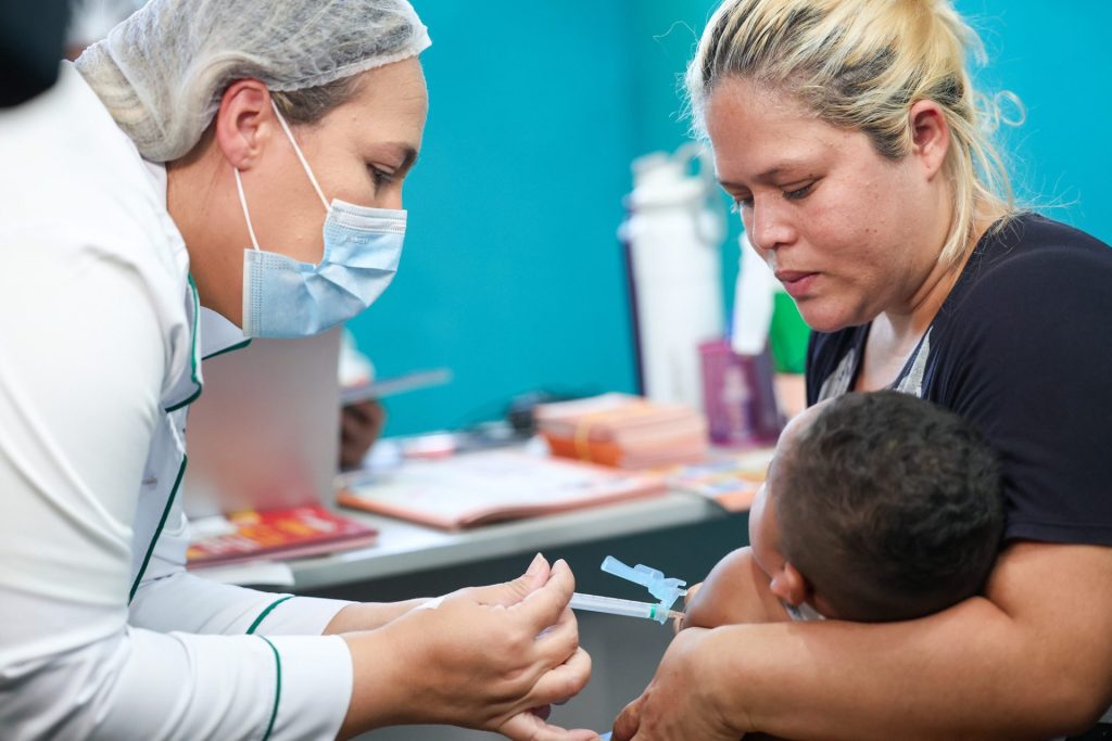 Vinte e setes estados tiveram o aumento na aplicação das vacinas pneumocócica, poliomielite e tríplice viral (1ª dose) - Foto: Walterson Rosa/MS