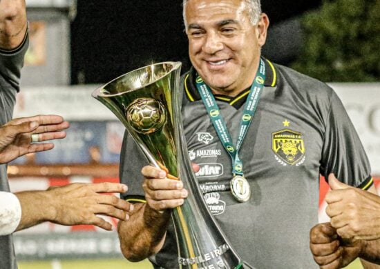 Amazonas FC mantém técnico Luizinho Vieira para 2024