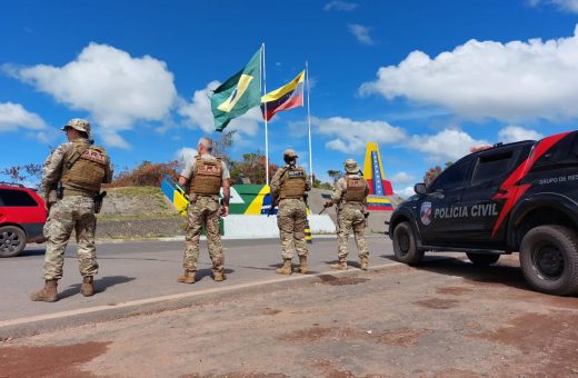 Na Fronteira: PF apreende 750 mil dólares em veículo aborda pela Polícia Civil