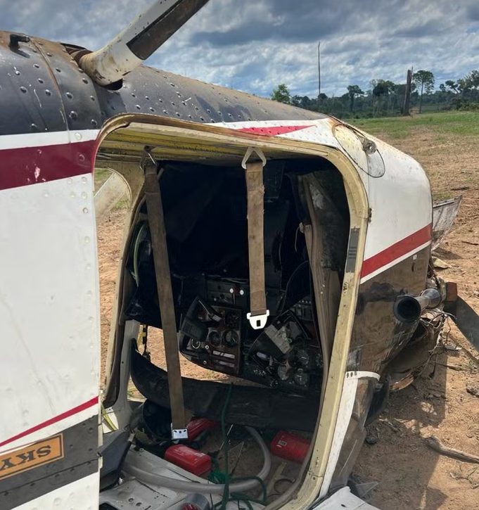 Avião com materiais para embalar drogas cai em Roraima 