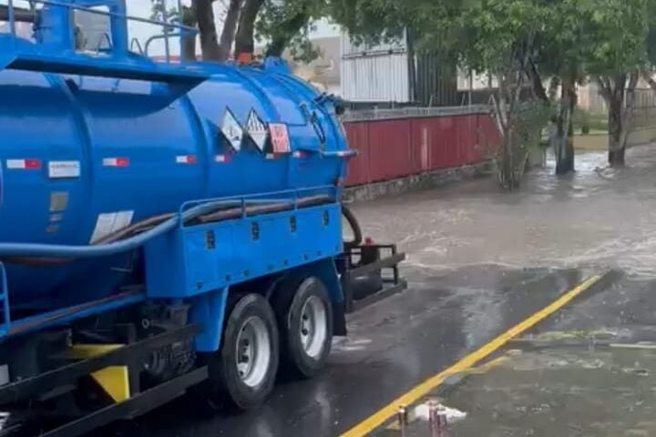 A falta de manutenção é um dos principais motivos de entupimento de bueiros - Foto: Reprodução/Whatsapp