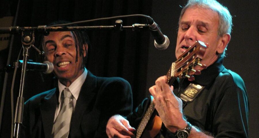 Carlos Lyra em apresentação com Gilberto Gil - Foto: Reprodução/Instagram @carloslyra_oficial