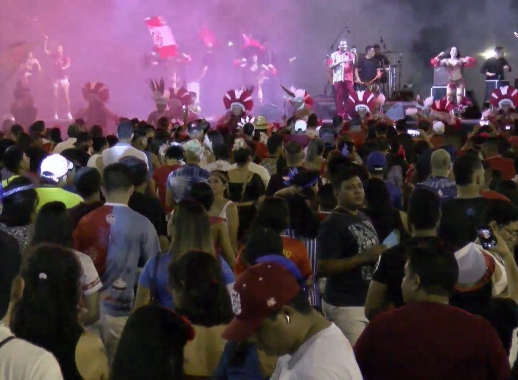 A festa agitou os brincantes que compareceram no Sambódromo, na Zona Oeste - Foto: Reprodução/Live Facebook Prefeitura de Manaus