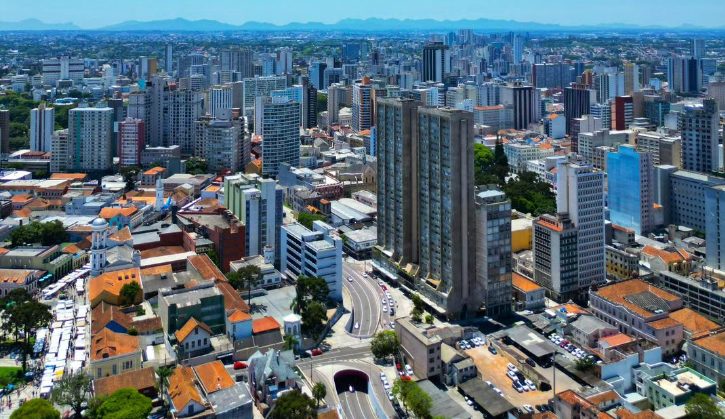 Curitiba, capital do Paraná é uma das cidades onde os imóveis se valorizaram - Foto: Reprodução @curitiba_pmc
