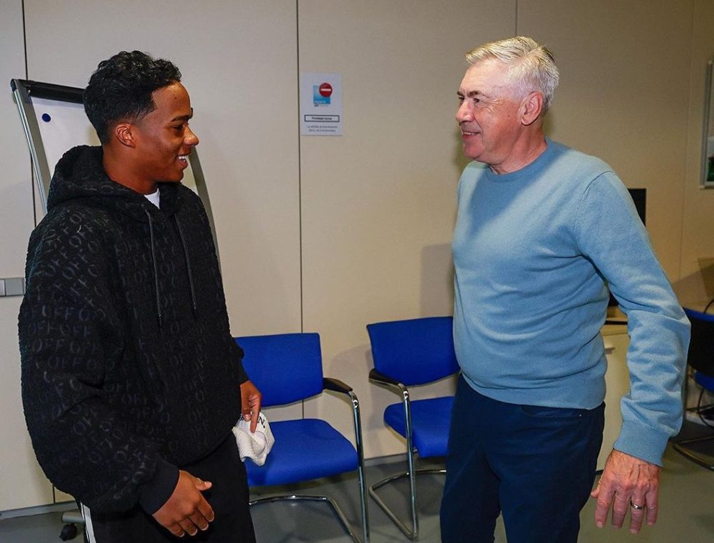Endrick conhece futuros companheiros de Real Madrid e recebe conselho de Ancelotti - Foto: Reprodução/ Instagram @realmadrid