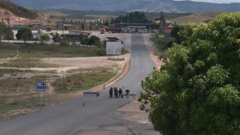 20 veículos blindados são enviados para fronteira do Brasil com Venezuela