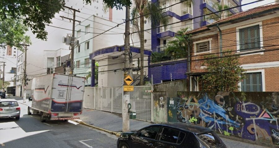 Mulher foi mantida refém em prédio na Zona Oeste de SP - Foto: Reprodução/GoogleMaps