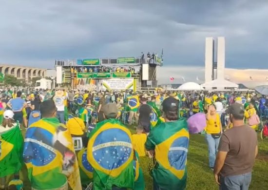 Manifestação em apoio ao ex-presidente Jair Bolsonaro, na Esplanada dos Ministérios - Foto: Reprodução/YouTube