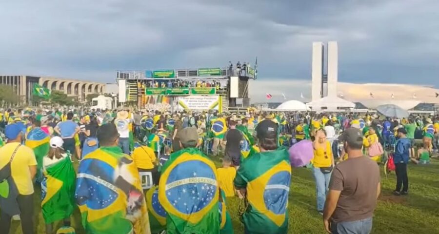 Manifestação em apoio ao ex-presidente Jair Bolsonaro, na Esplanada dos Ministérios - Foto: Reprodução/YouTube