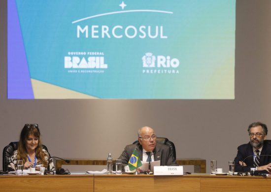 Ministro das Relações Exteriores, Mauro Vieira, durante reunião com os ministros da Relações Exteriores - Foto: Fernando Frazão/Agência Brasil
