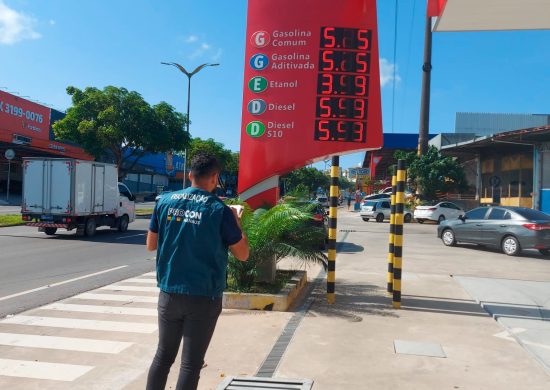 Valor praticado para o litro da gasolina e combustíveis é fiscalizado semanalmente - Foto: Divulgação/Procon Manaus