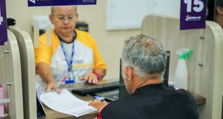 Idoso pode solicitar renovação da CNH no site ou de forma presencial na sede do Detran-AM - Foto: Isaque Ramos