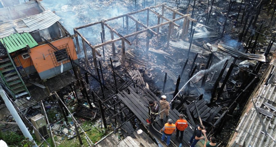 Causas do incêndio são apuradas pelas autoridades - Foto: Tiago Corrêa/UGPE