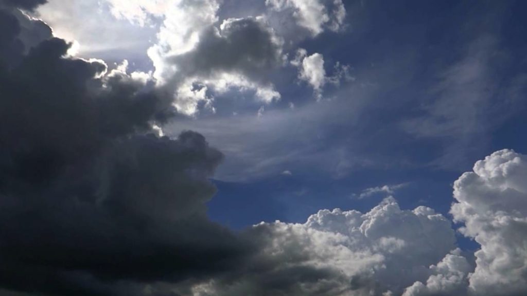 Tempo quente e abafado, com sol, nuvens e chuvas, em geral, passageiras e pontuais, que vão predominar no Acre.