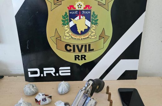 Drogas, arma e munições apreendidas com venezuelano - Foto: Polícia Civil-RR
