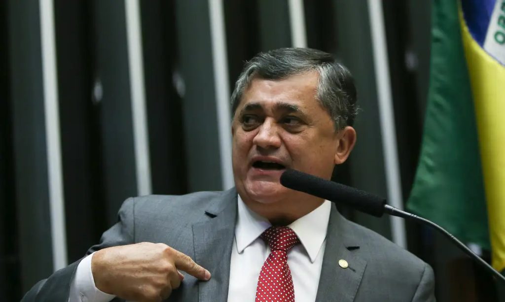 O deputado José Guimarães (PT-CE), que é líder do governo na Câmara, afirmou que deve haver reforma no sistema da Abin -Foto: Marcelo Camargo/Agência Brasil