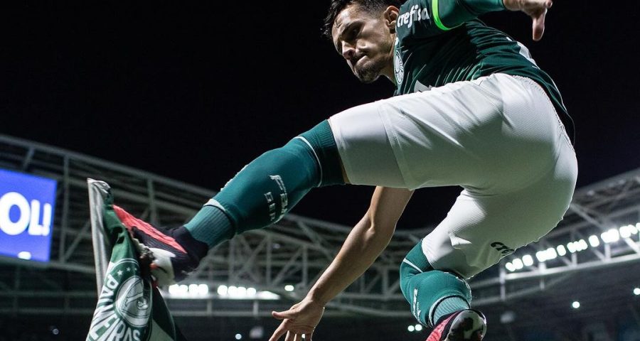 Raphael Veiga, destaque do Palmeiras, mantém foco apesar do interesse de clubes árabes - Foto: Reprodução/ Instagram @raphaelveigaa
