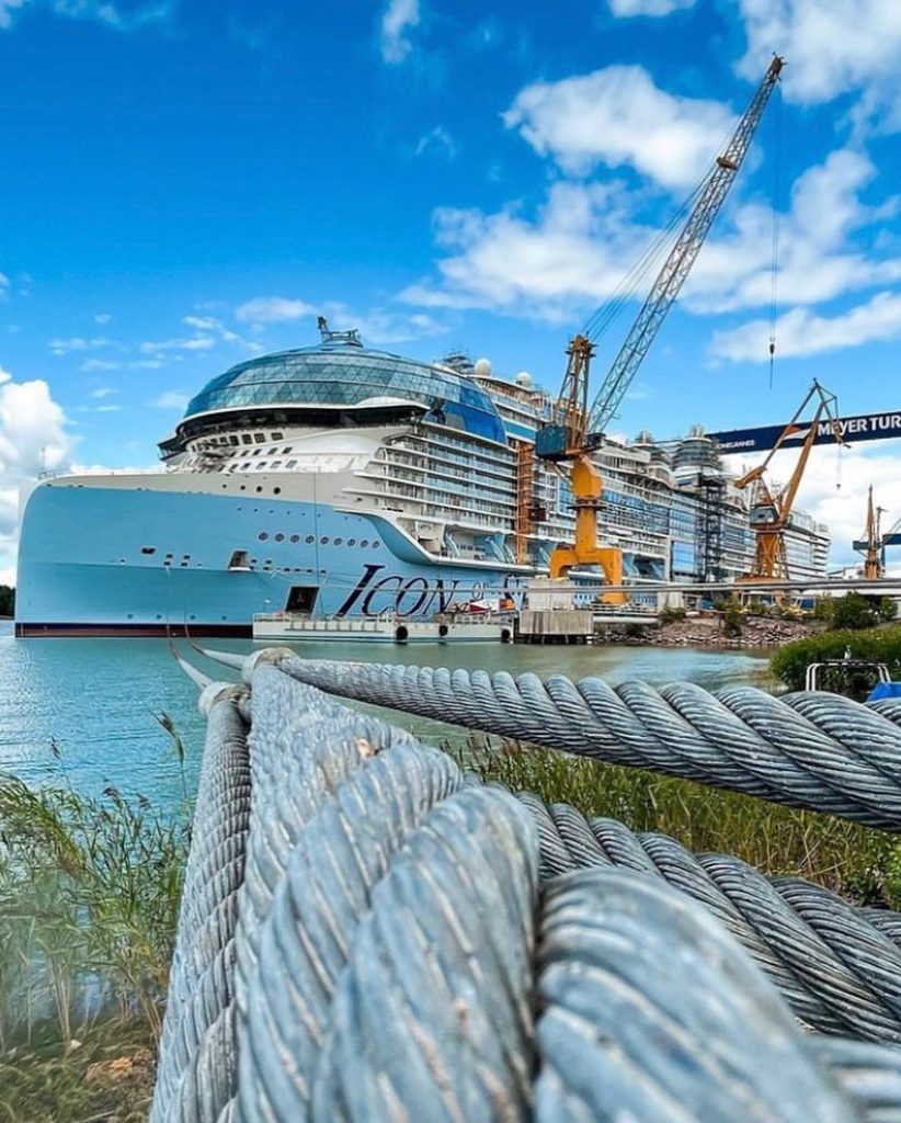 Icon of The Seas realiza sua primeira viagem neste sábado (27) - Foto: Reprodução/Instagram @icon_of_the_seas