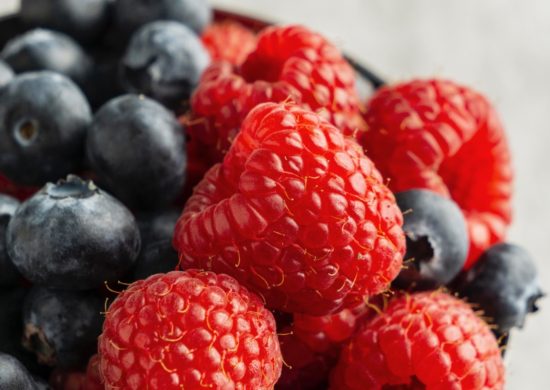 Frutas vermelhas alimentam o cérebro. Reprodução: Freepik