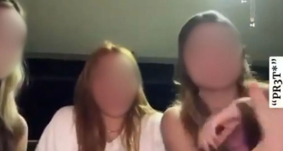 Jovens publicaram vídeo racista no Tik Tok