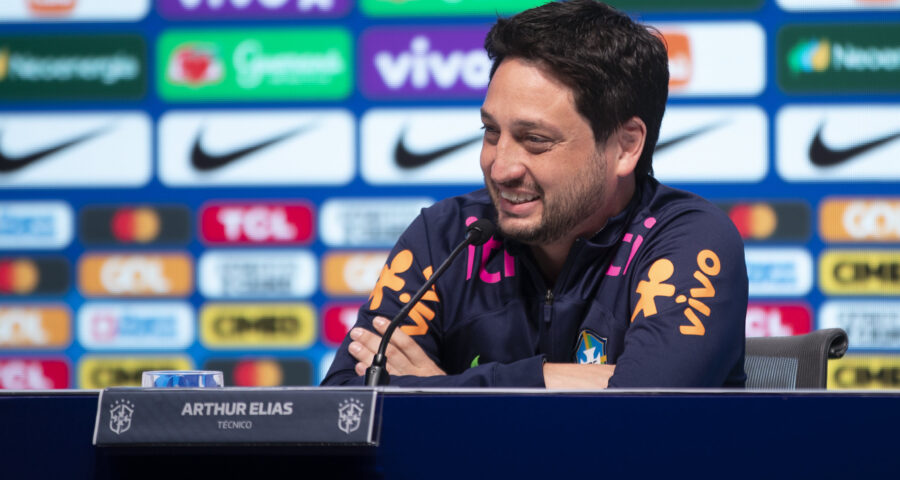 Arthur Elias anuncia lista de convocação da Seleção feminina - Foto: Reprodução/Leandro Lopes/CBF