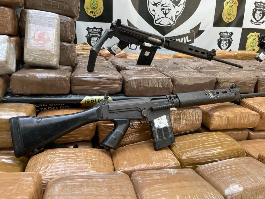 Armas e 1,5t de drogas avaliadas em R$ 24 são detidas no AM
