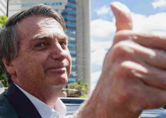 Bolsonaro organiza ato com apoiadores em cidade que iria depor para PF