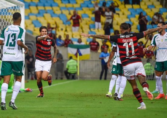 ao vivo na tv Carioca Flamengo vence o Boavista e reassume a liderança