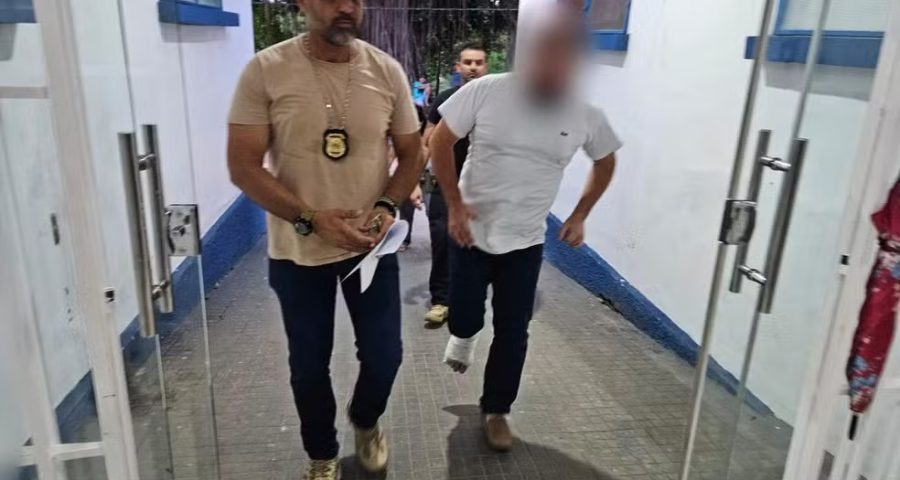 Professor foi preso ao se apresentar na Delegacia de Xapuri, interior do Acre — Foto: Arquivo pessoal