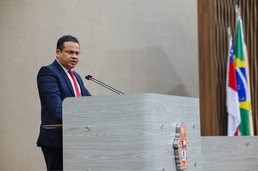 Eduardo Alfaia é o novo líder da prefeitura na CMM