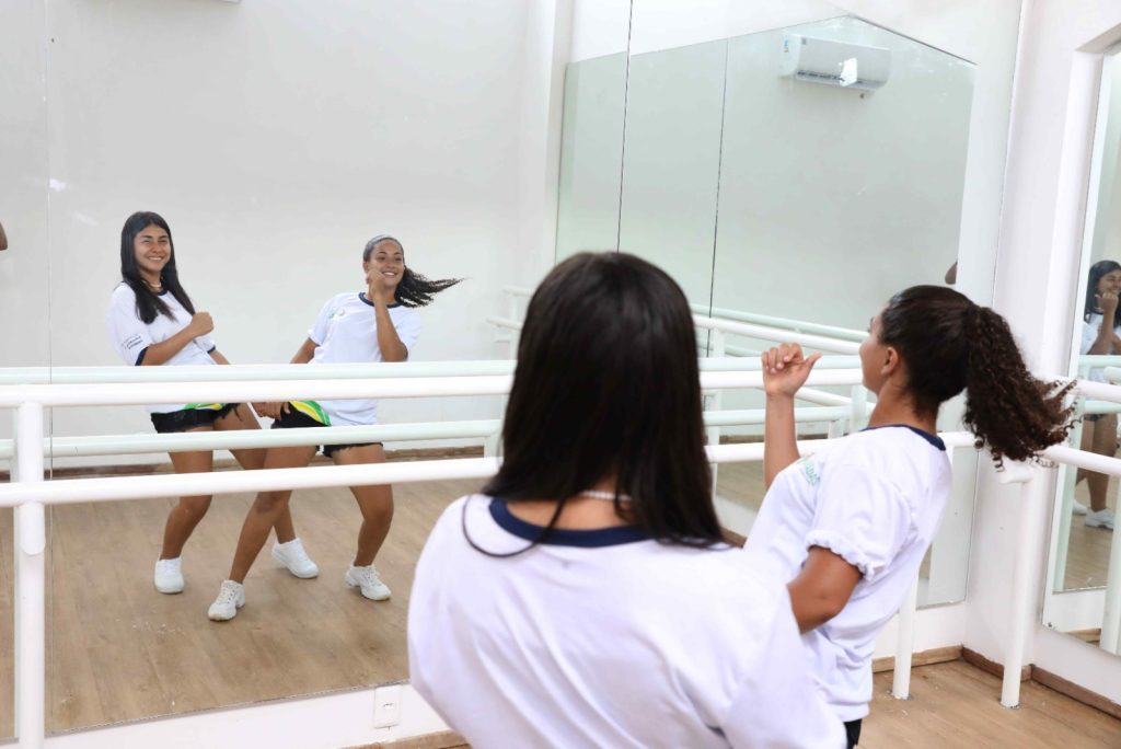 Escola do Teatro Bolshoi abre seletiva para estudantes do Amazonas