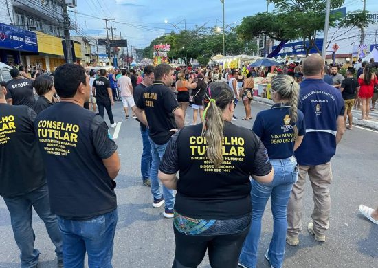 Fiscalização autua dois blocos de rua por irregularidades em Manaus