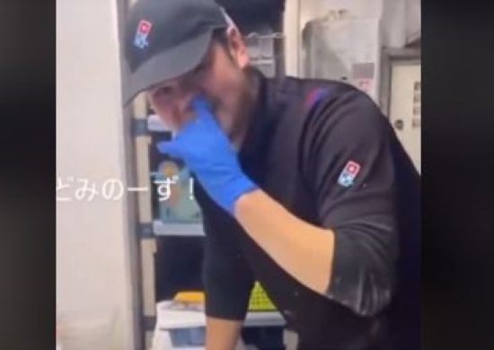 Funcionários da Domino's Pizza Japão afirmaram que estavam brincando