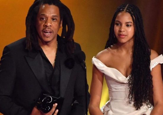 Jay-Z também abordou a luta do hip-hop por reconhecimento no Grammy - Foto: Reprodução/Instagram@bluebeybleed
