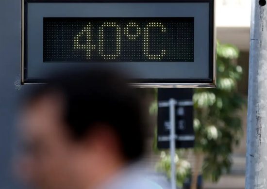 Massa de ar vindaa da Argentina eleva temperatura no Brasil