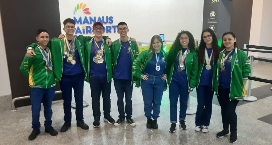 Alunos de Manaus embarcam para a Tailândia - Foto: Divulgação/PMAM