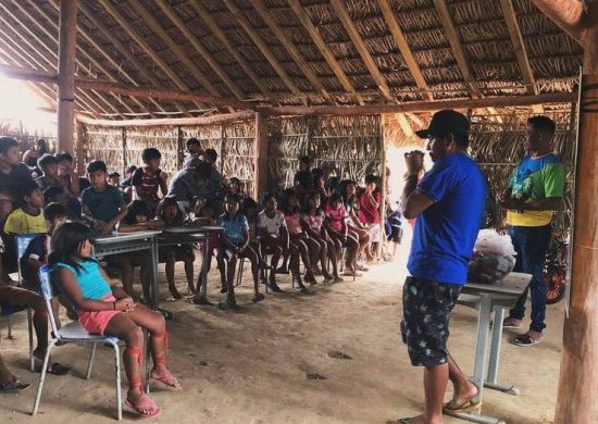 Pesquisa aborda infância de crianças indígenas no Brasil - Foto: Reprodução/Instagram @coiabamazonia