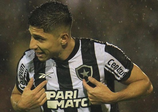 Savarino marcou um dos gols do Botafogo - Foto: Vitor Silva/BFR