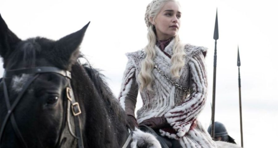 Emilia Clarke como Daenerys Targaryen em Game of Thrones
