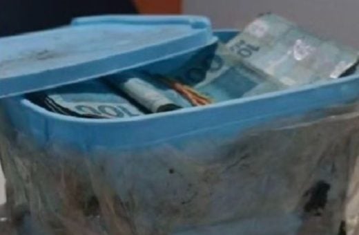 Dinheiro foi encontrado dentro de um pote de sorvete