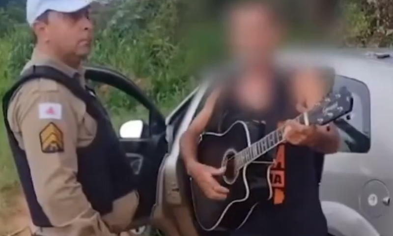 'Dormi na praça' é cantada por motorista que foi preso por embriaguez - Foto: Reprodução/Internet
