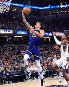 O brasileiro Gui Santos em ação pelo GSW - Foto: Reprodução/X @warriors