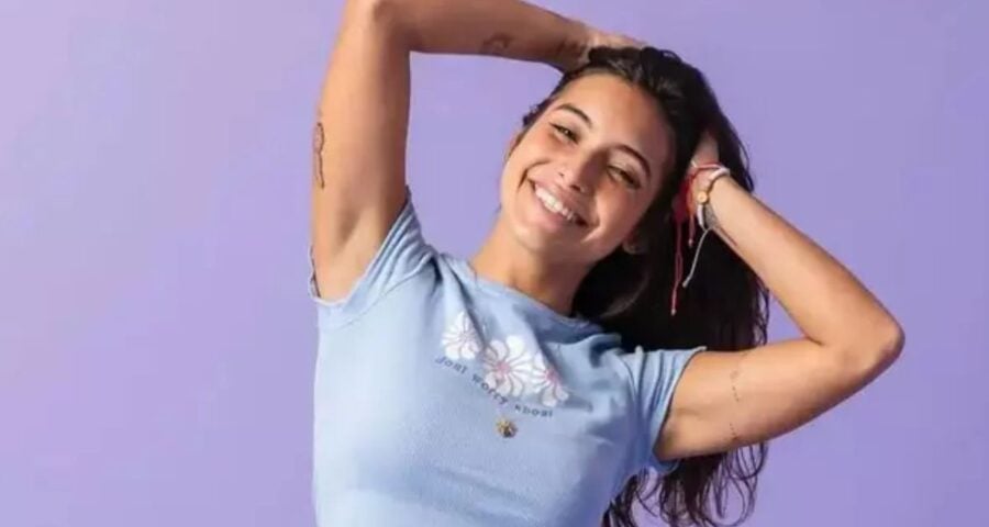 Vanessa Lopes faz aparição rara