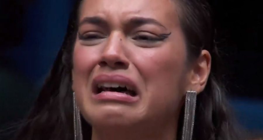 Alane chorando durante a dinâmica do Sincerão de segunda-feira(19)